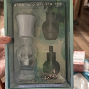 Brookstone Plug-In Diffuser Set - White and Black‎